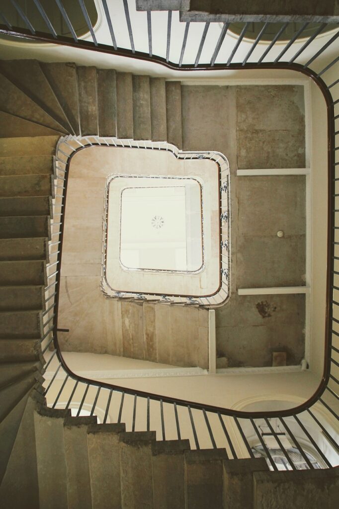 Pintar escaleras en Fuentes de Ebro 