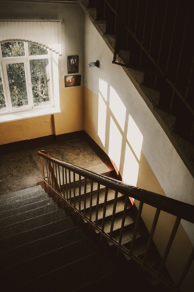 Pintar escaleras en Grisén 