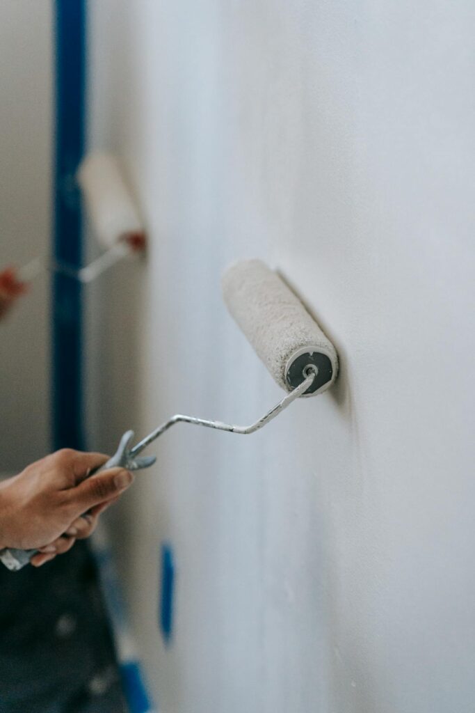 Pintar paredes en Puebla de Alfindén 